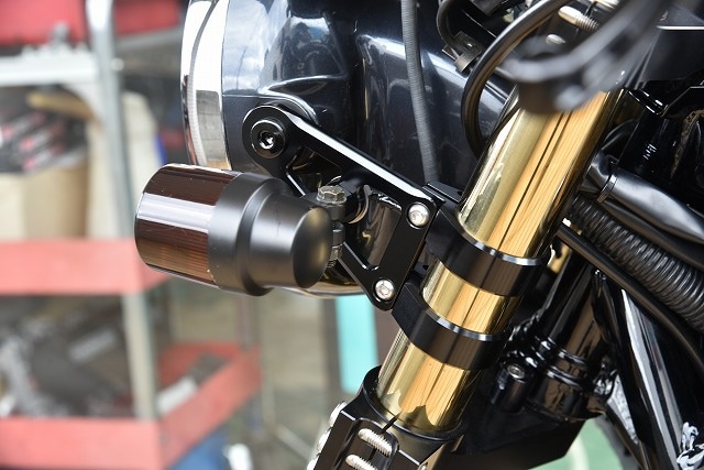 ゼファー1100 ウッドストック バックステップ(タンデム仕様）＆ヘッドライトブラケット | ブログ | ウッドストック woodstock |  バイクパーツ・カスタムショップ