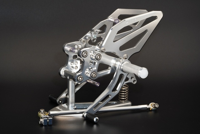 ZZR1400（06-）・ZX-14R(12-)ABS仕様車対応 バックステップキット